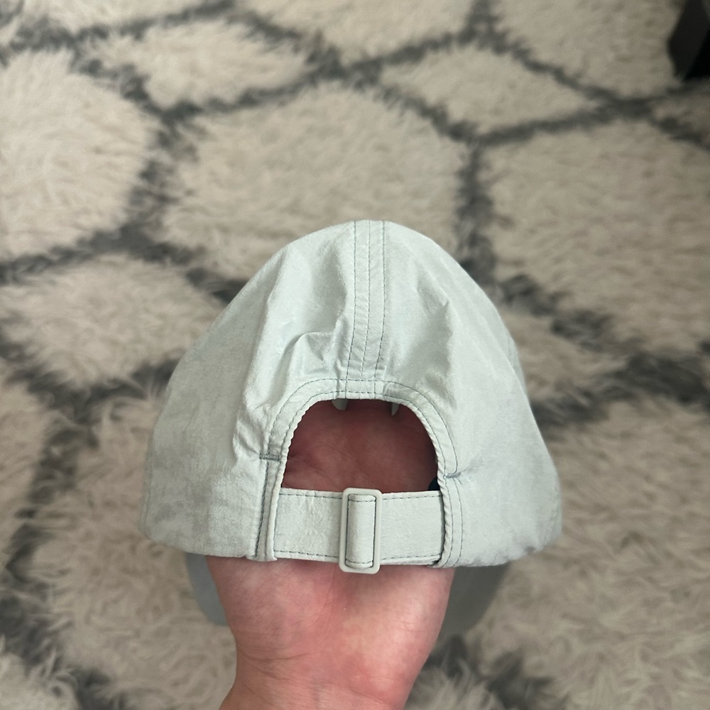 KITH - NWOT ONE SIZE Kith Women Active Cap - Helium - Picture 4 of 5